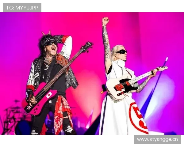 邮报报道石玫瑰乐队贝斯手马尼去世终生红魔球迷享年63岁